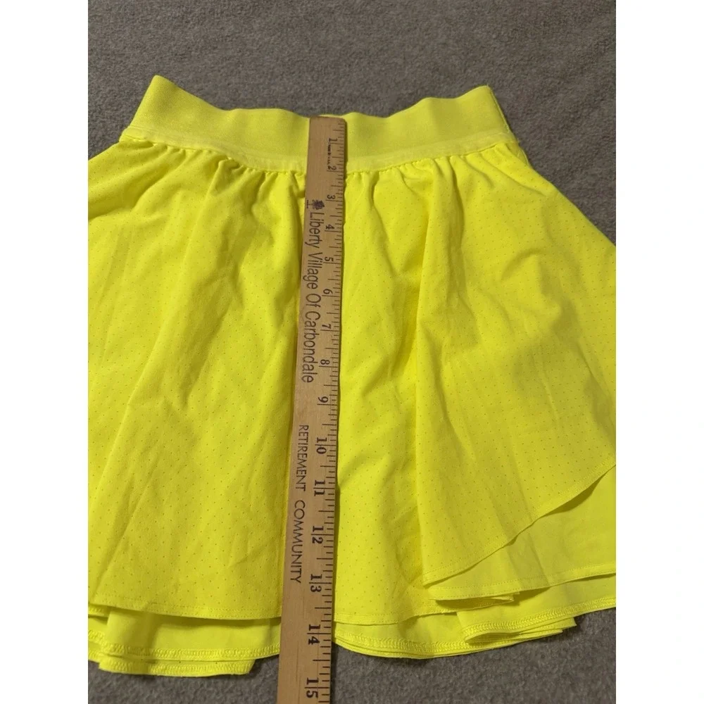 Lululemon Court Rival Perforated HIgh Rise Skirt Skort Highlight Yellow Womens 2